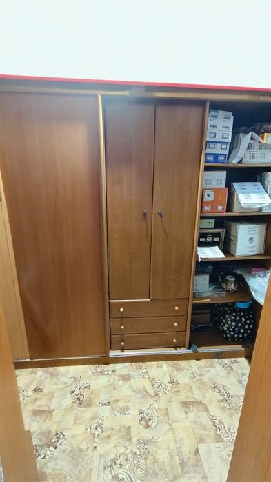 Продам шифоньер б.у.