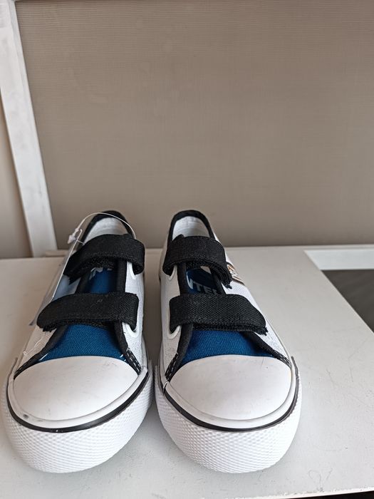 Чисто нови детски гуменки номер 30