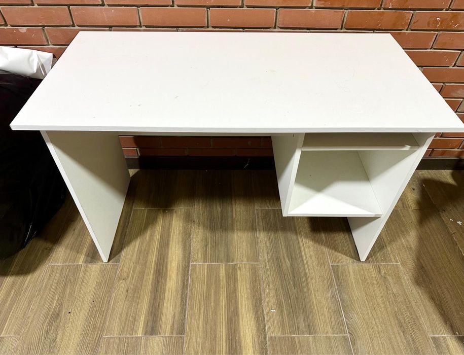 Продам стол парта