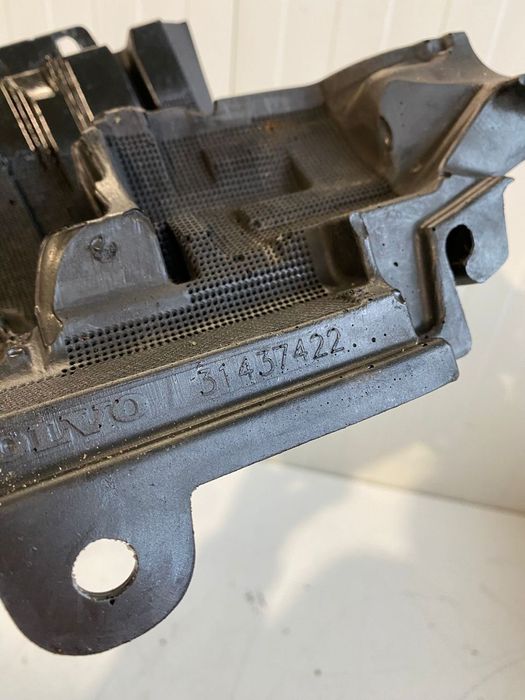 Burete izolatie VOLVO S90 V90 XC60 XC90 V60 31437422
