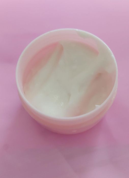 Лечебный крем от прыщей.