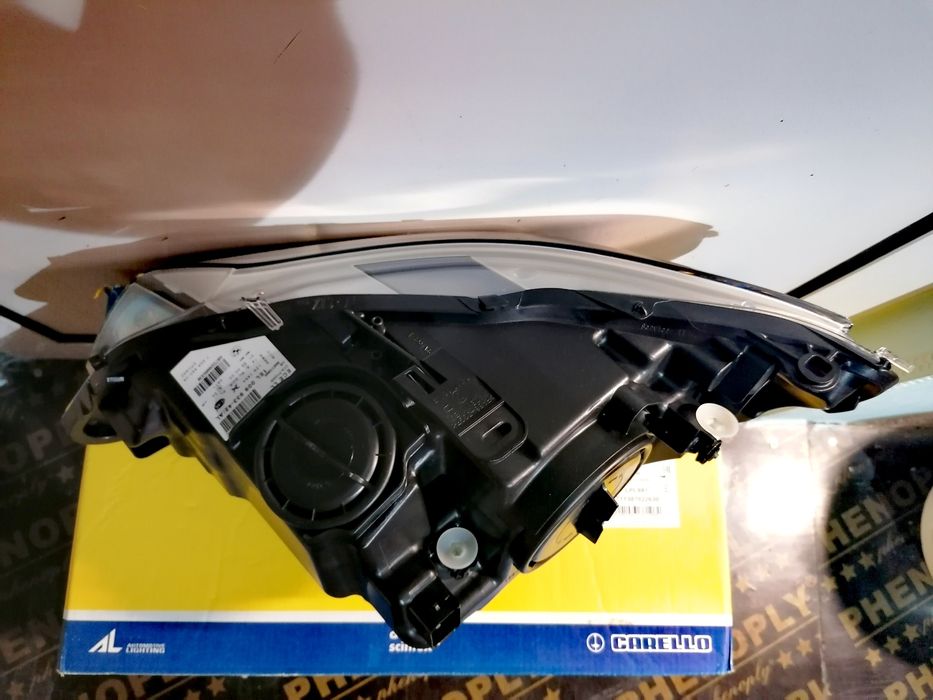 Фар Фарове за BMW Z4 E89 / БМВ З4 Е89 Bi-Xenon - Нов.