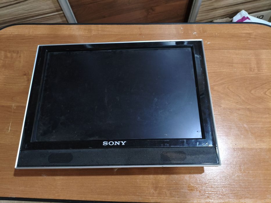 Продам телевизор на запчасти sony
