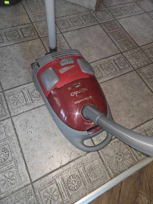 Прахосмукачка Electrolux Mondo 1600w