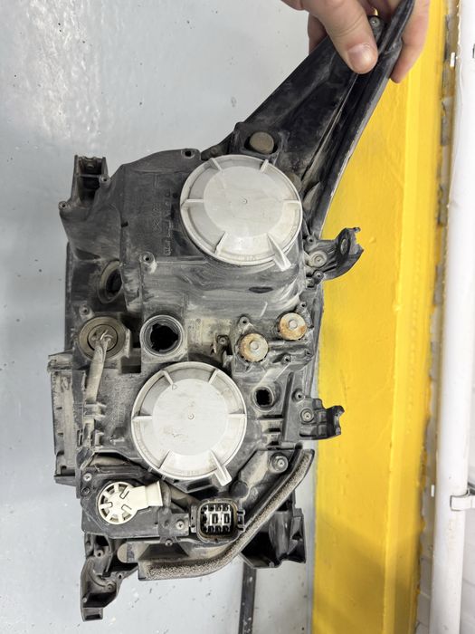 Фары перед на LEXUS продаются