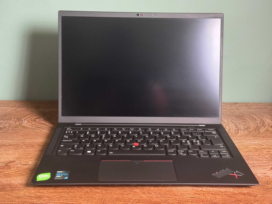 Лаптоп Lenovo Thinkpad X1 Carbon Gen 9 i5-1135G7/16GB/256-512GB SSD/14" WUXGA 16:10