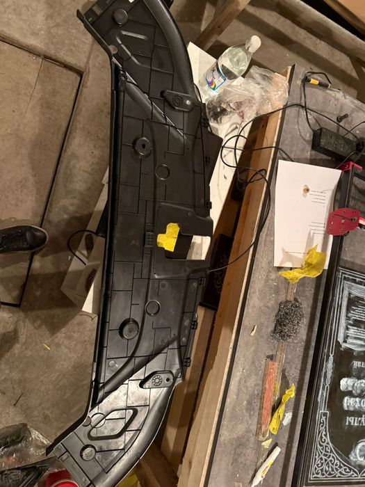 Верхняя панель телевизора на Geely Atlas