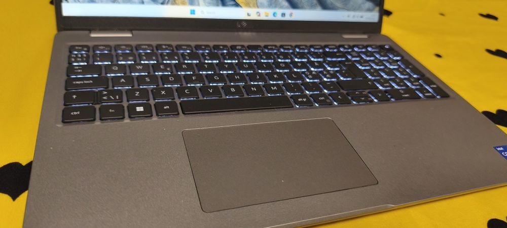Laptop nou Dell i5 a13a generație Ram 16Gb DDR5 video 8Gb ssd 512Gb  Windows 11 OFFICE