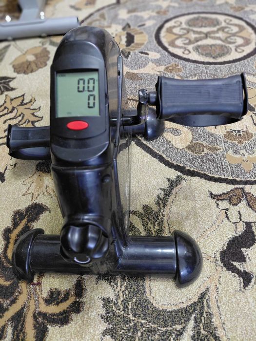 Aparat de Antrenament cu Pedale pentru Brate si Picioare Newcential