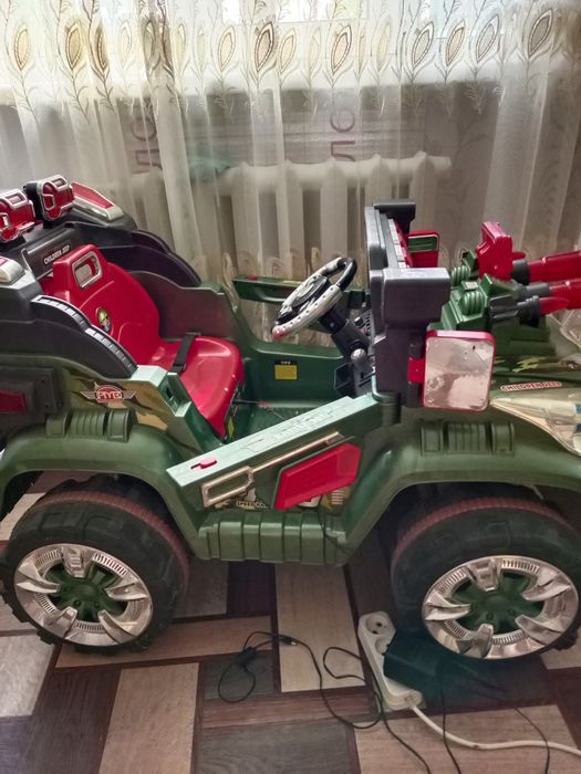 Продам детский электромобиль