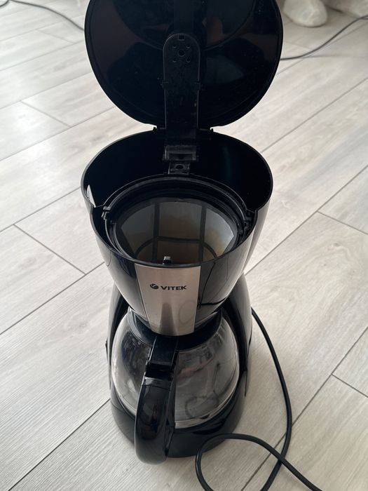 Продам кофеварку Vitek