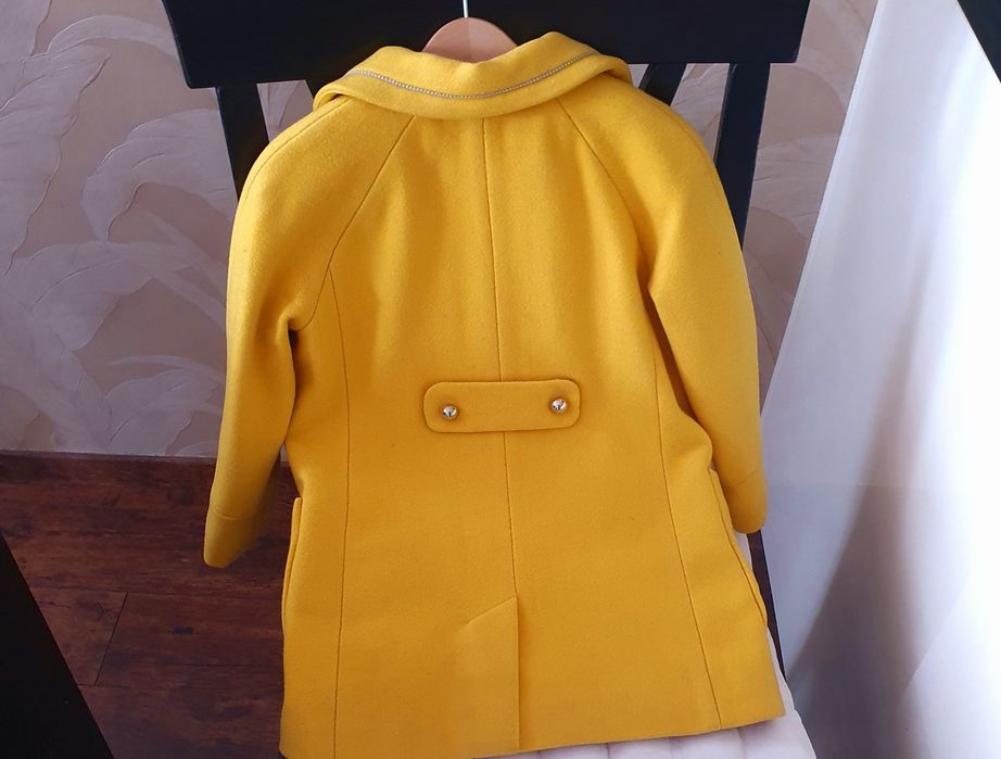 Детски маркови палтенца. И роклички .