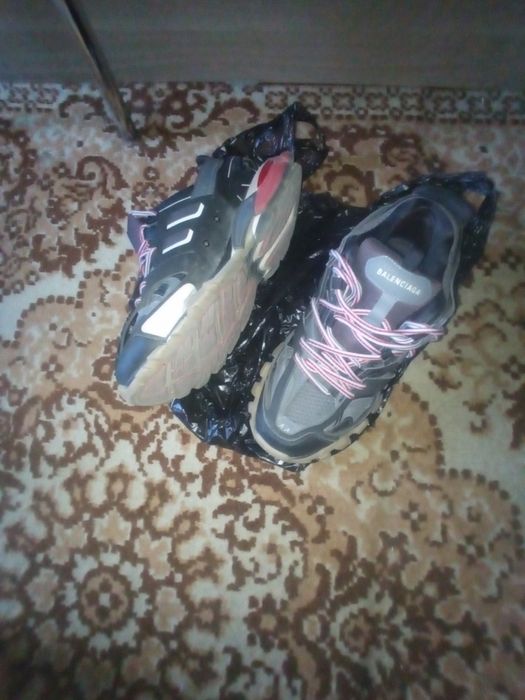 Продам траки Balenciaga