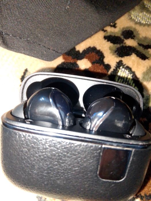 Наушник продам .