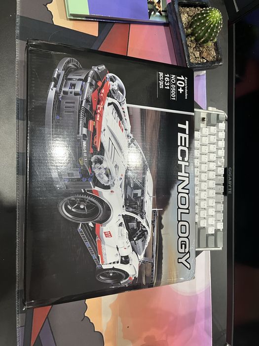 Продам конструктор Lego technic Porshe 911
