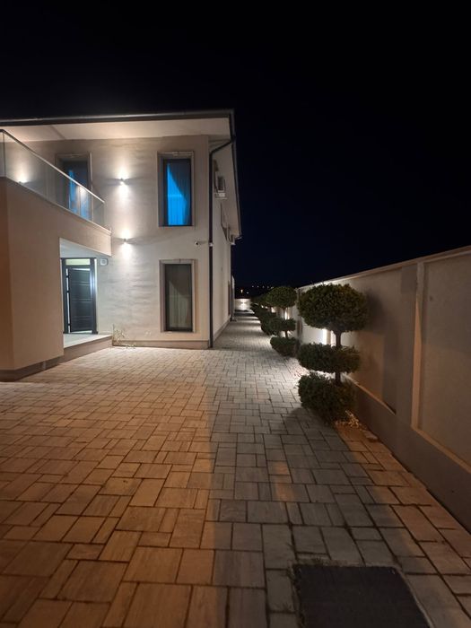 Vila moderna premium cu piscina , garaj dublu si teren generos