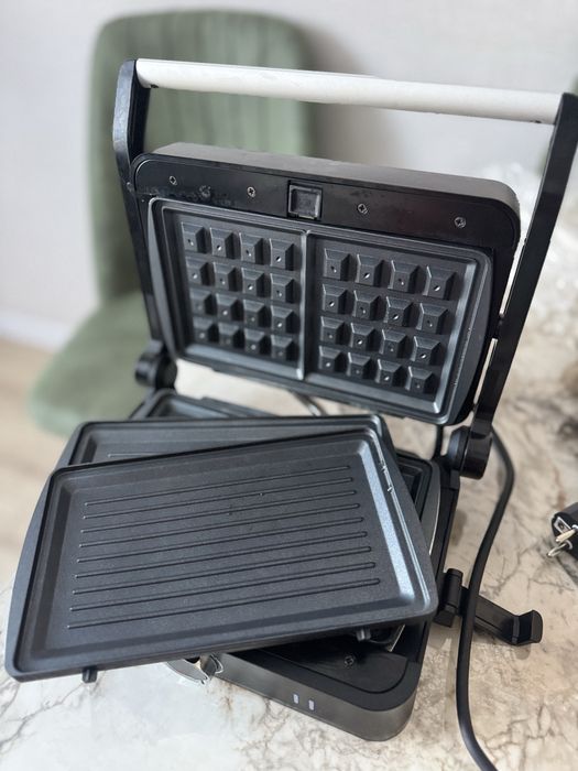 Продам электрогрильницу/вафельница