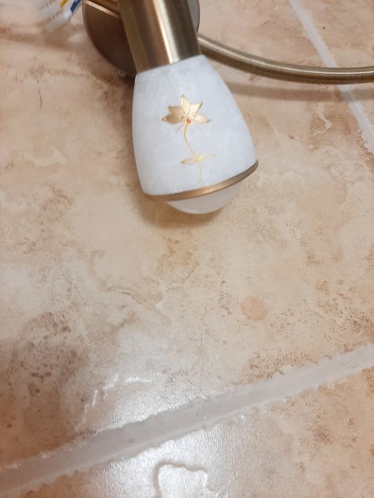 Lustra clasică și accesibilă!