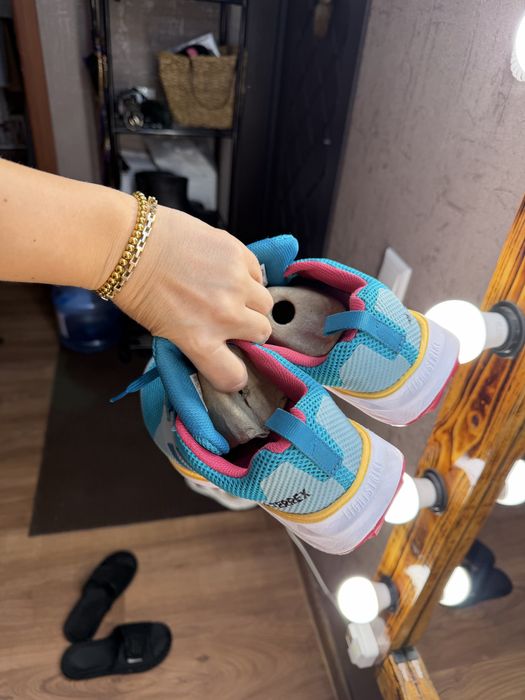 Продам кроссовки Adidas оригинал