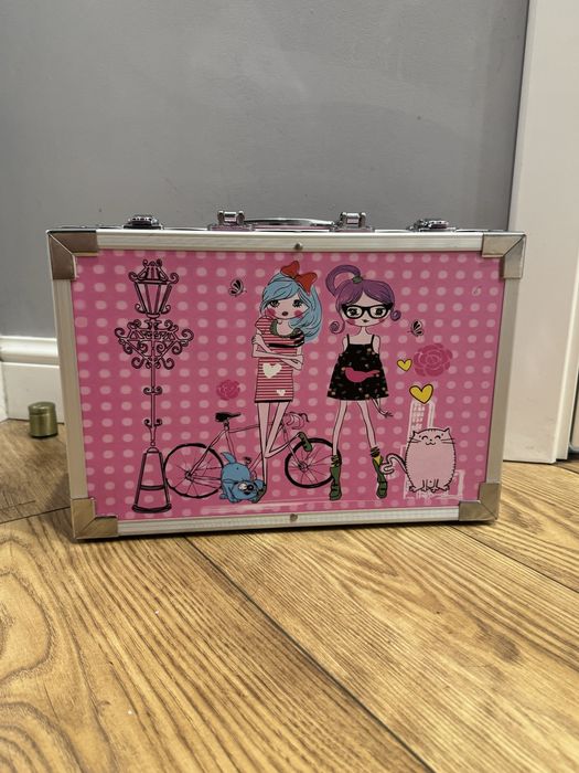 Набор для рисования. Семей