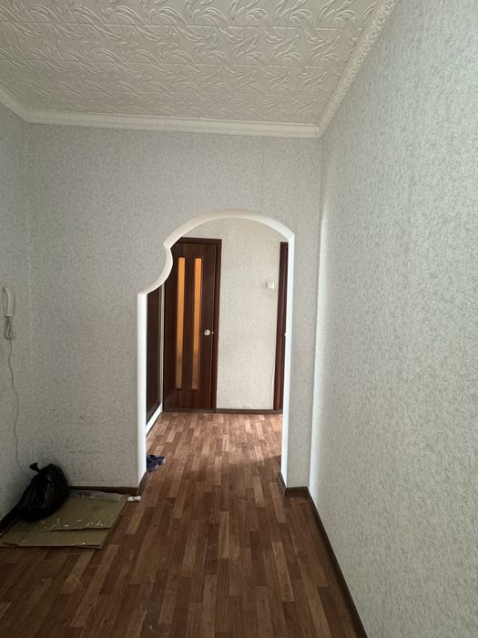 Продам  2 х комн квартиру .