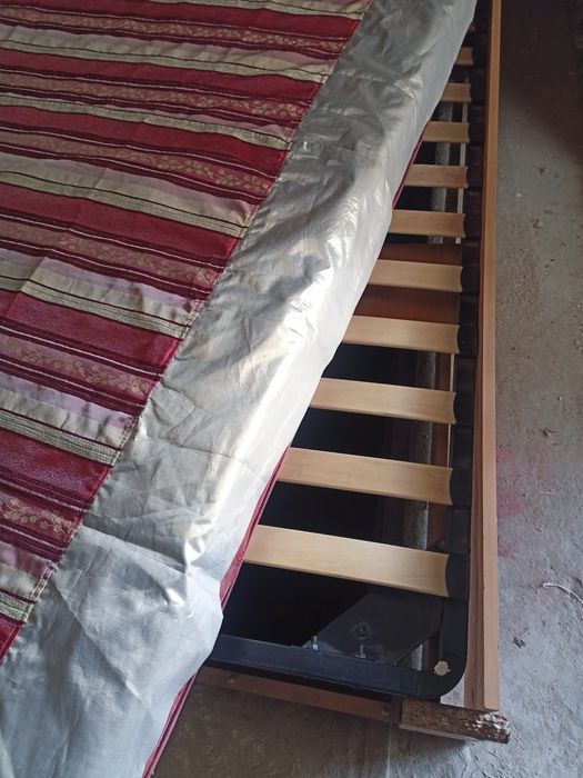 Продам двухспальную кровать