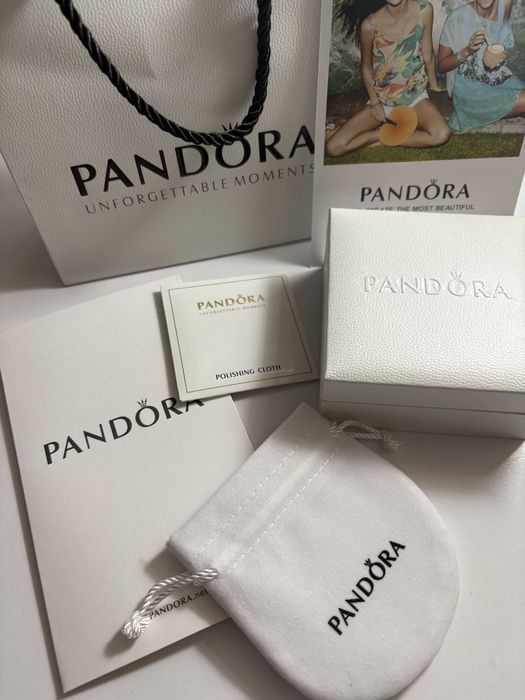 Продам серебрянный набор Пандора