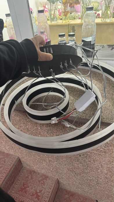 Продается люстра не рабочий