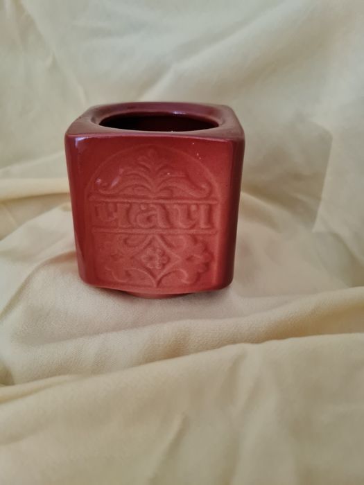 Чайники, тарелки, овальное блюдо