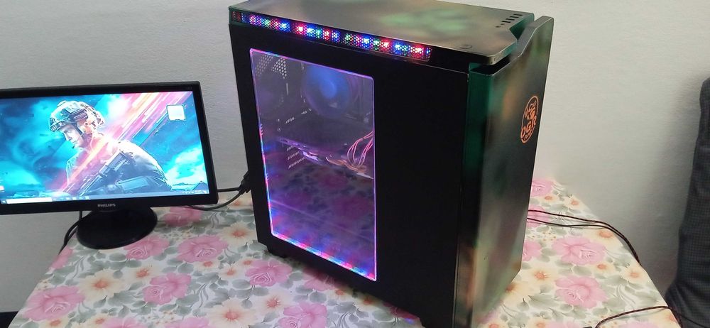 PC i5 7500 8g DD4 RX 580 8GB 256bit ssd+hard calculator unitate gaming