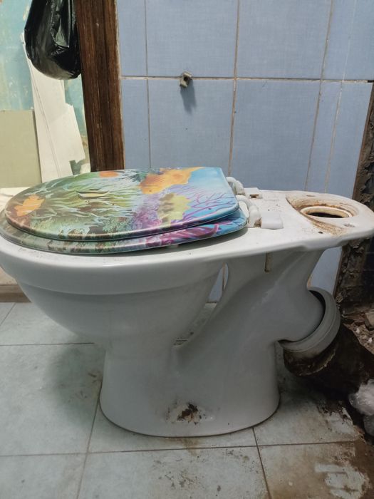 Продам срочно унитаз