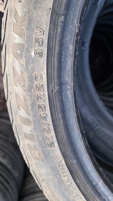 215 45 20 Bridgestone BMW I8 Megane 2017 2 anvelope iarna