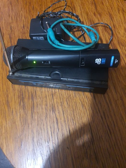 Vând microfon GBL  stare foa schimb cu cerealerte bună