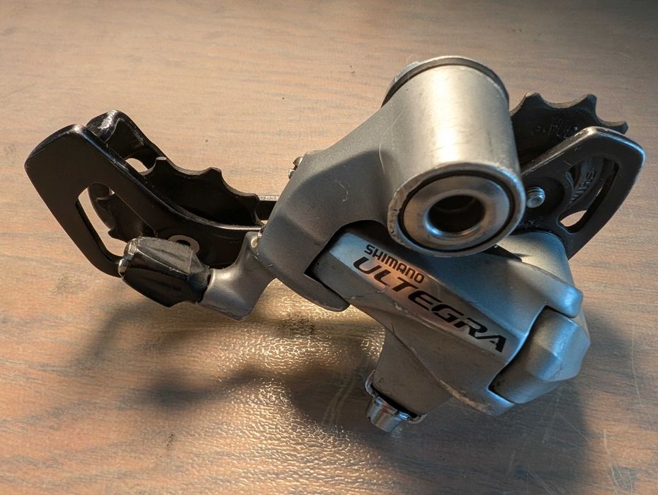 Schimbatoare si manete Shimano Ultegra seria 6700 2x10, frana pe janta