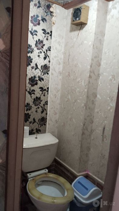 Продам квартиру 1/6/9 (42 кв м)массив Панельный