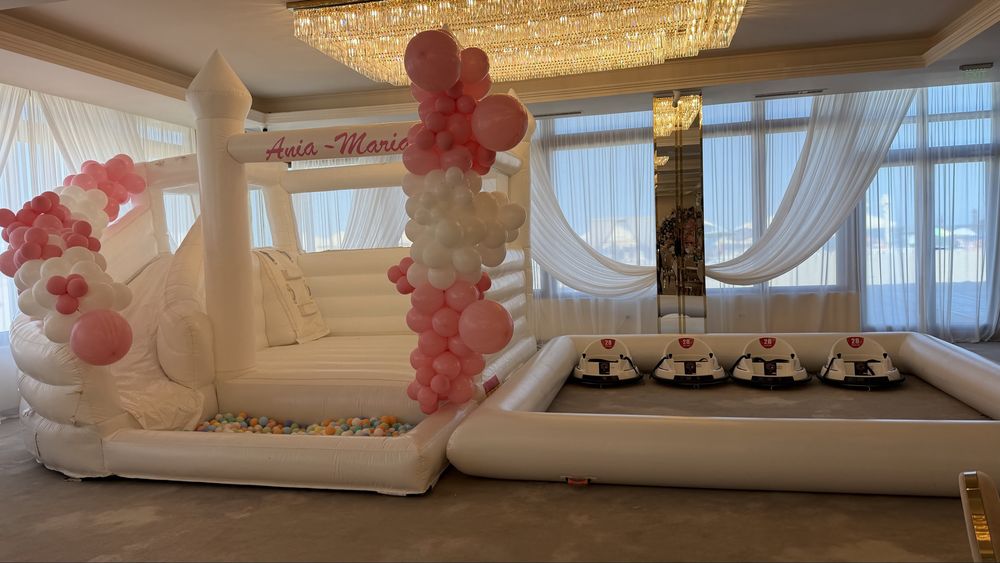 Bumper cars(masinute tampon); topogan gonflabil castel alb