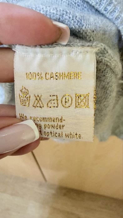 Пуловер  Q by Kjederqvist 100% кашмир, размер S/M.