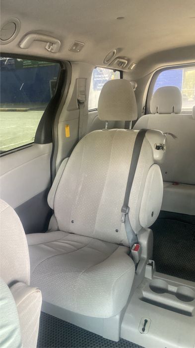 Продам тайота сиена 2014 года