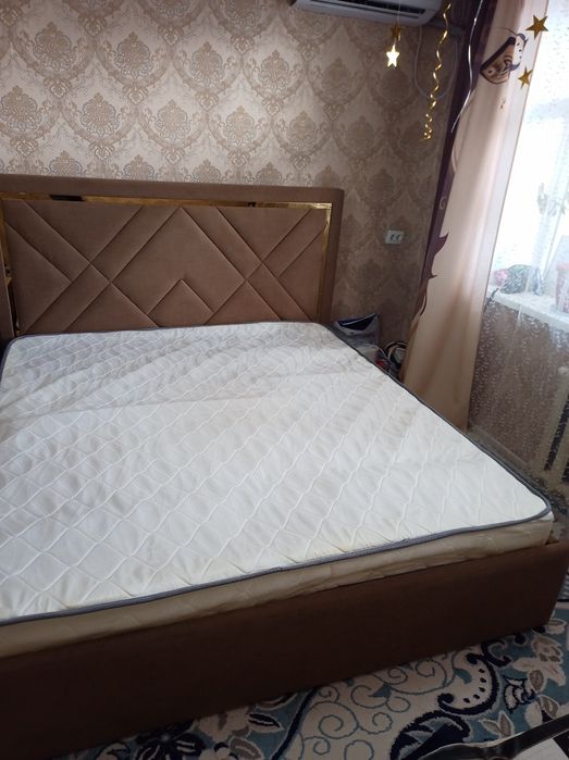 Спальный кровать