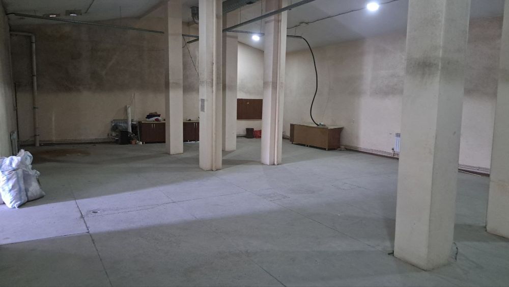 Склад на Максим Горький 267 КВ ,Буз базар