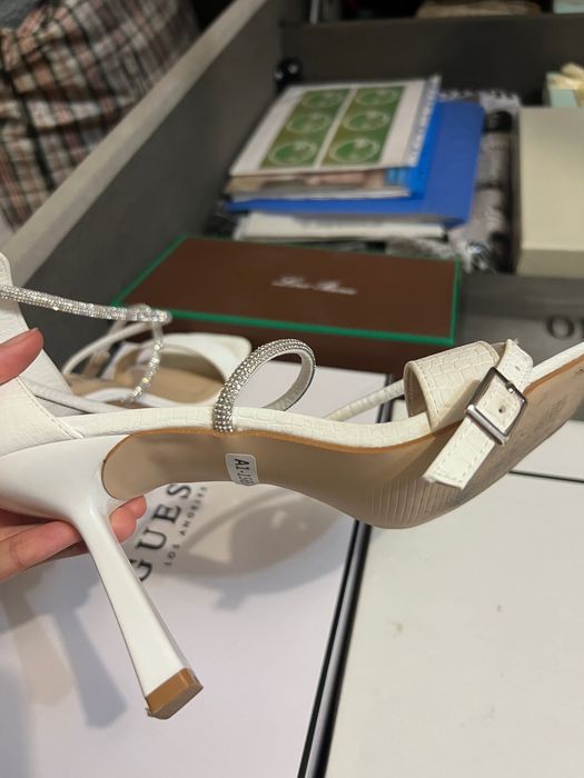 Продам босоножки