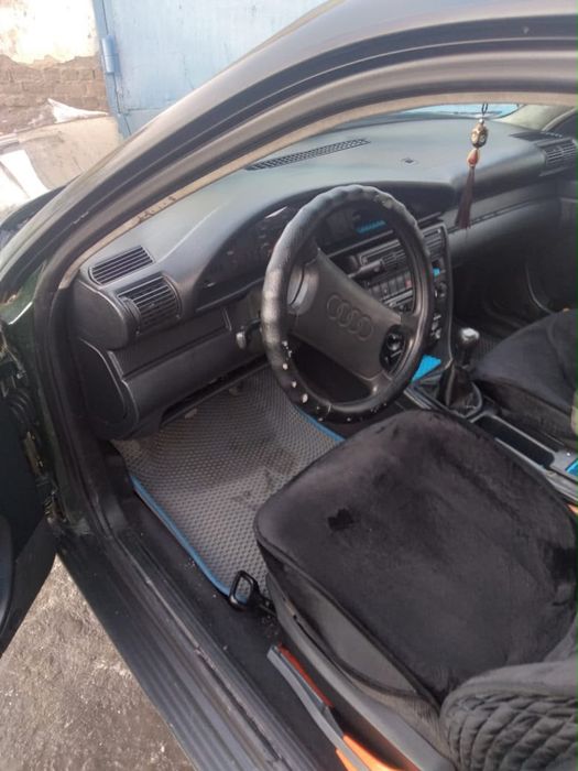 Продам машину Audi 100 С4