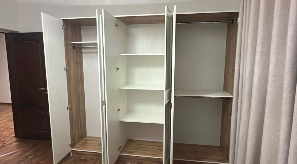 Продаю спальный гарнитур