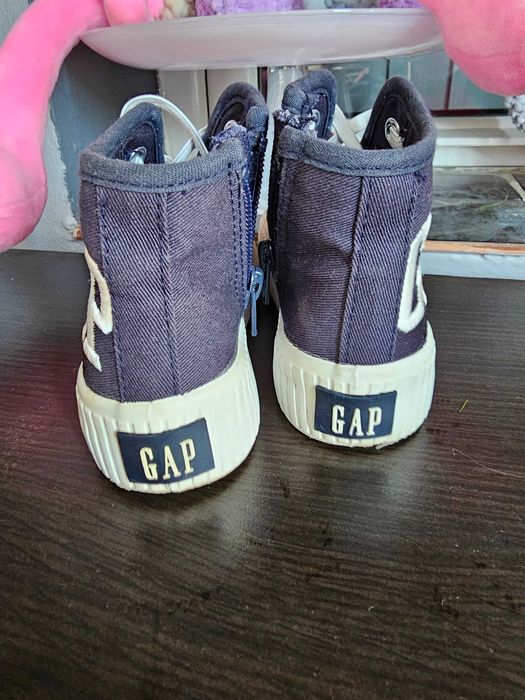 Обувки Nike 28 размер  и кецове GAP 28 размер  .За двата чифта 50лв