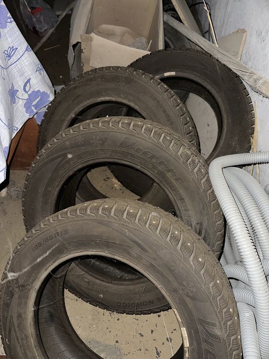 Зимние шины 185/65/15