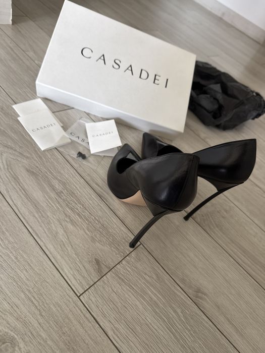 Pantofi eleganti Casadei
