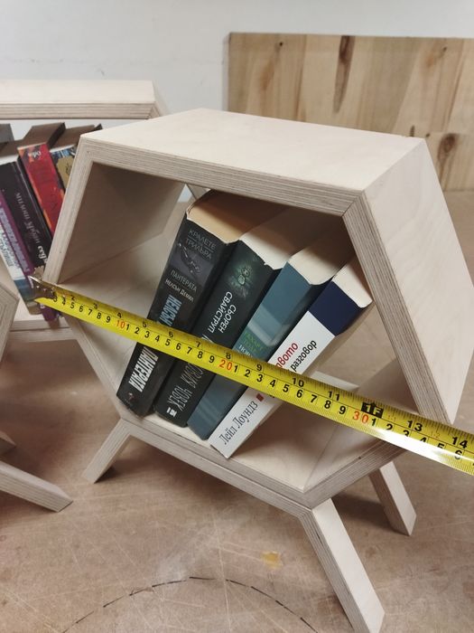 Библиотека,етежерка,маса ,нощно шкафче