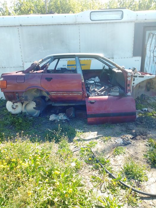 Продам запчасти на Ауди 80