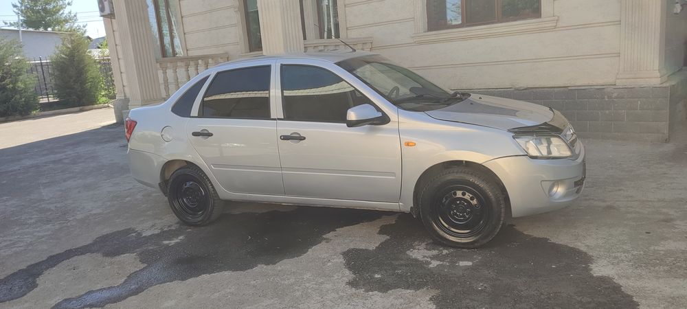 Продам Лада гранта 2013 года