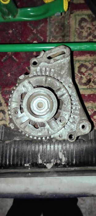 Продам генератор на гольф 3